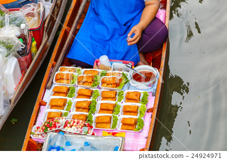 Damnoen Saduak floating market Damnoen Saduak floating market 24924971