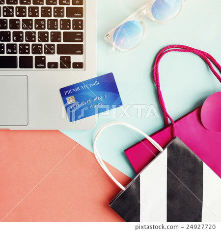 Summer Sale Clearance Deal Discount Shopping Concept Summer Sale Clearance Deal Discount Shopping Concept 24927720