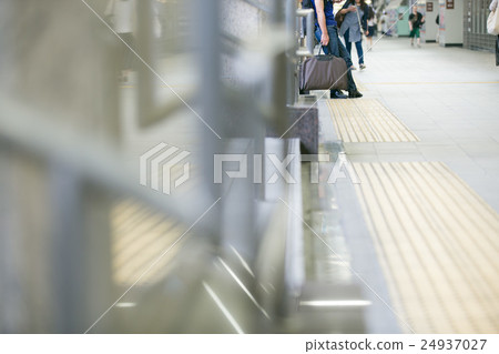  Kyoto Station 24937027