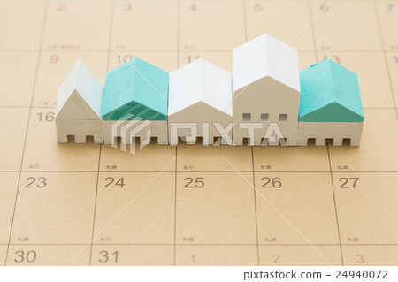 Housing and calendar 24940072