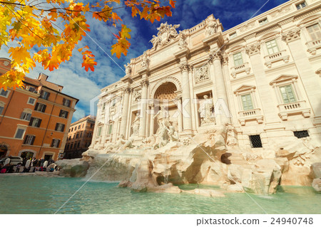 Fountain di Trevi in Rome, Italy Fountain di Trevi in Rome, Italy 24940748