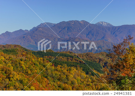 Scenery of Hakkai-yama in autumn 24941381