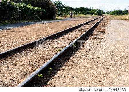 Railroad tracks 24942483