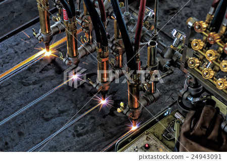 Flame cutting process  24943091