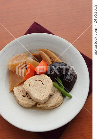 Stewed mushrooms 24953018