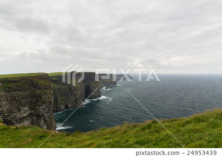 cliffs of moher and atlantic ocean in ireland 24953439