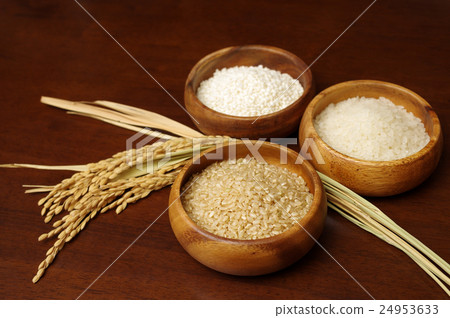 在秋季的水果之間，三米飯和糙米，白米飯和糯米飯在米飯全景，米穗 24953633