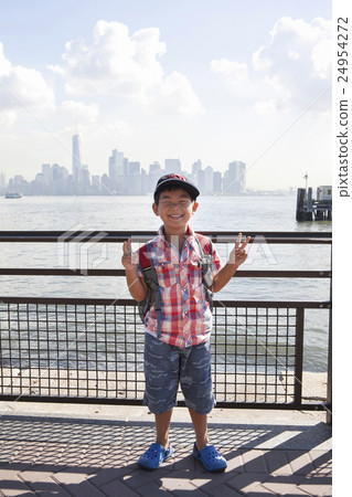 曼哈頓景觀和兒童 24954272
