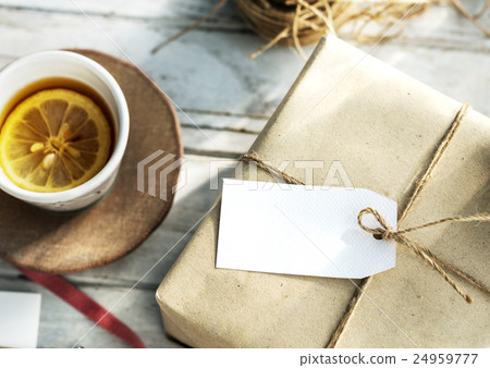 Mockup Copyspace Gift Present Box Twine Concept 24959777