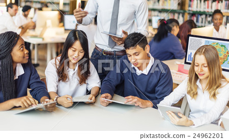 Student Classmate Friends Understanding Study Concept 24962201