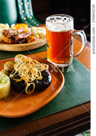Blood sausage with potatoes Blood sausage with potatoes 24964256