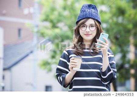 young woman      24964353
