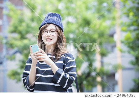 年輕的女士 年輕的女士 24964355