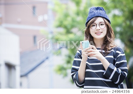 年輕的女士 年輕的女士 24964356