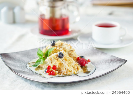 napoleon cake 24964400