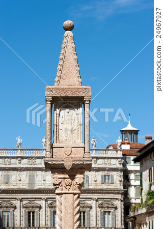 Column Shrine - Piazza delle Erbe Verona Column Shrine - Piazza delle Erbe Verona 24967927