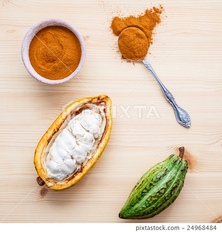 Ripe Indonesia's cocoa  setup on rustic wooden  24968484