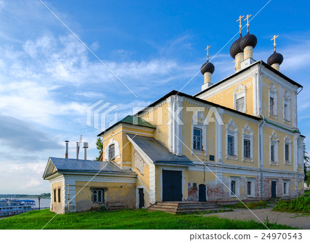 Church of Holy Martyrs Florus and Laurus, Uglich 24970543