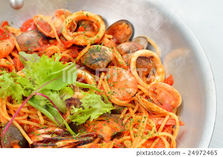 注意)蒸汽是潤飾合成。 Pescatore(意大利菜/海鮮番茄醬意大利面)。 注意)蒸汽是潤飾合成。 Pescatore(意大利菜/海鮮番茄醬意大利面)。 24972465