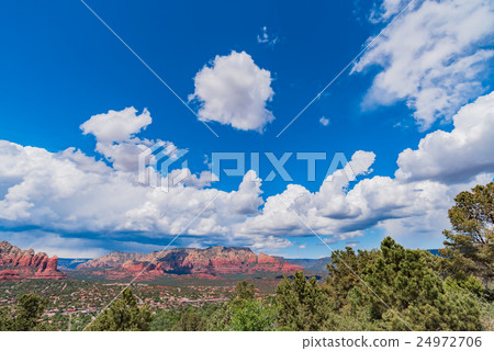 塞多納在美國亞利桑那州（塞多納） 24972706