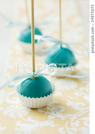 Turquoise cake pops Turquoise cake pops 24975072
