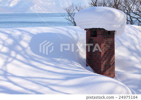 Winter sunshine Winter sunshine 24975184