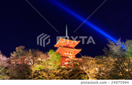 Kiyomizu dera temple in Spring, Kyoto, Japan 24975994