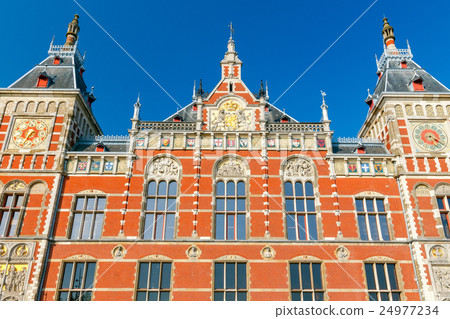 Amsterdam. The building of the railway station. 24977234