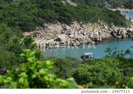 Vinh Hy bay and sea in Ninh Thuan, Vietnam 24977513