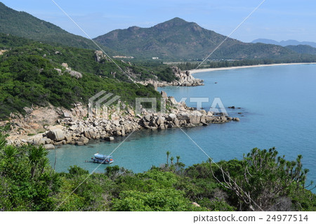 Vinh Hy bay and sea in Ninh Thuan, Vietnam 24977514
