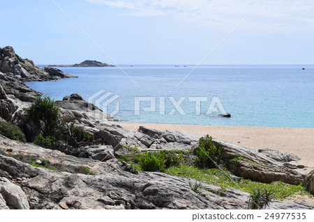 Vinh Hy bay and sea in Ninh Thuan, Vietnam 24977535