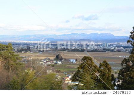 Fukushima Basin seen from Hanezan 24979153