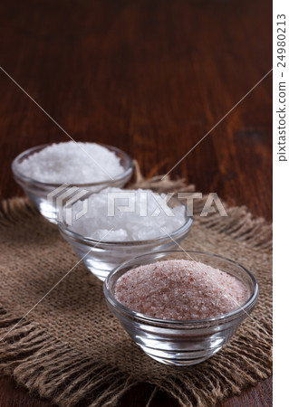 white and pink salt 24980213