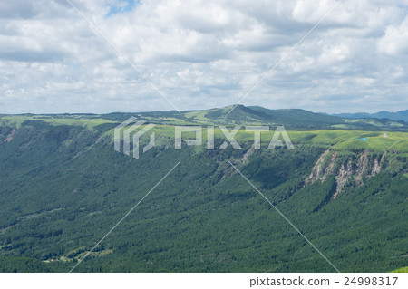 Scenery of Aso North Alley Mountain 24998317
