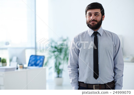 Businessman 24999070