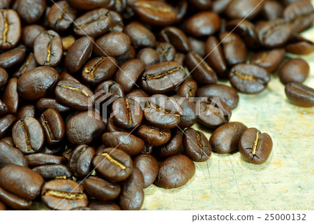 Coffee bean on wooden background 25000132