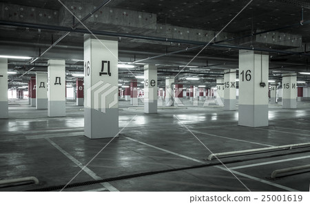 Empty underground parking garage 25001619