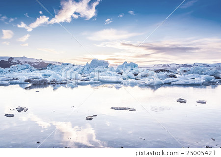 Scenic view of icebergs in glacier lagoon, Iceland Scenic view of icebergs in glacier lagoon, Iceland 25005421