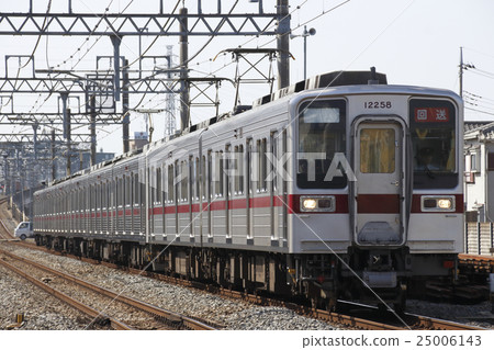 Tobu Isesaki Line Series 10050 (Transfer train after morning rush) Tobu Isesaki Line Series 10050 (Transfer train after morning rush) 25006143