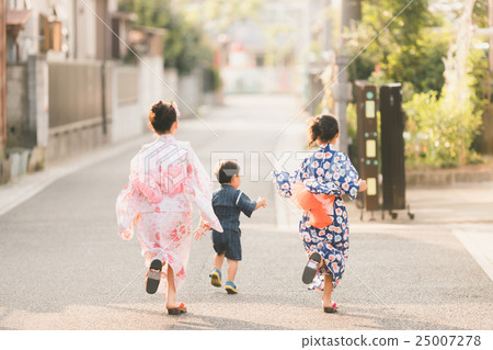 yukata, younger, person 25007278