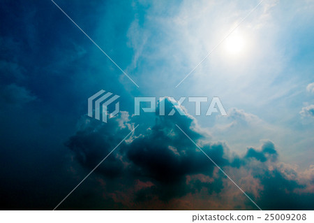 Dramatic sky 25009208