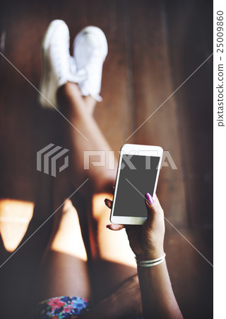 Mockup Copyspace Hands Mobile Phone Concept 25009860