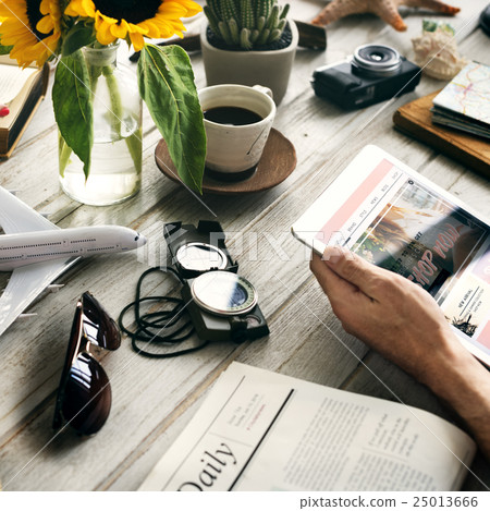 Online Shopping Travel Holiday Concept Online Shopping Travel Holiday Concept 25013666