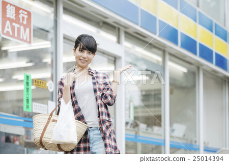 convenience store  25014394