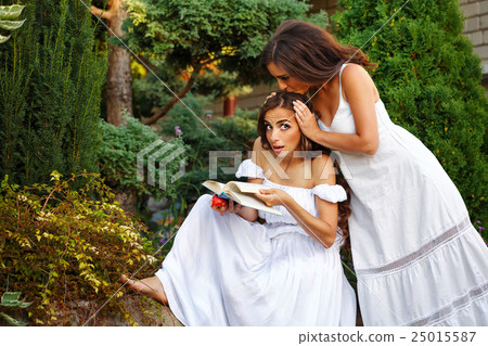 Two sisters. Family time. Kiss 25015587