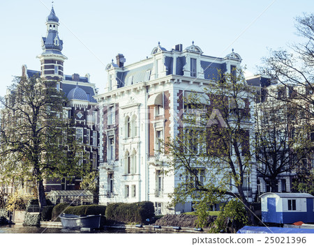 Post card view amber house in Amsterdam 25021396