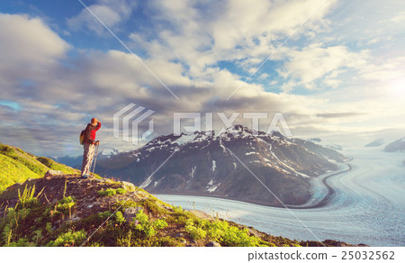 Hike in Salmon glacier 25032562