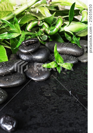 Spa-concept with zen stones and bamboo 25035650