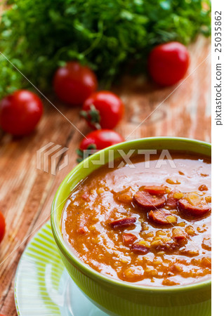 Tomato soup with smoked sausage and tomatoes 25035862