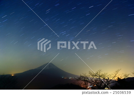 攀爬從Suigo湖·全景看見的富士山的天蠍座 攀爬從Suigo湖·全景看見的富士山的天蠍座 25036539